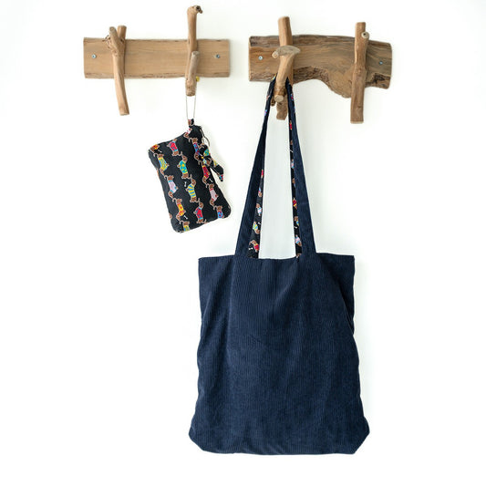 Detailfoto van vilten totebag teckel zwart