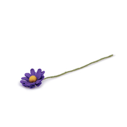 Detailfoto van vilten margrietje paars