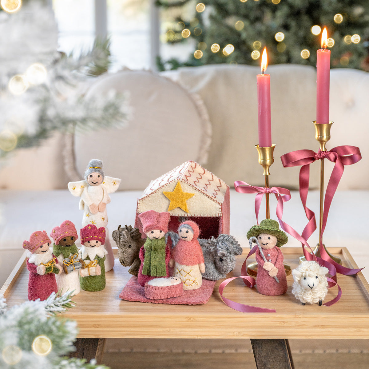 Weihnachtskrippe mit Alpenveilchen – Altrosa