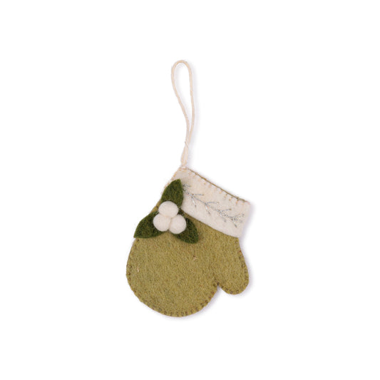 Detailfoto van hanger wantje met mistletoe lichtgroen van vilt
