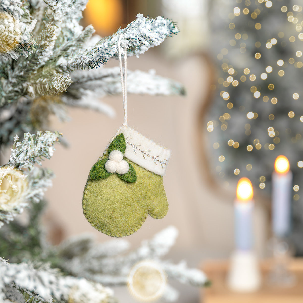 Hanger Wantje met Mistletoe Lichtgroen van vilt