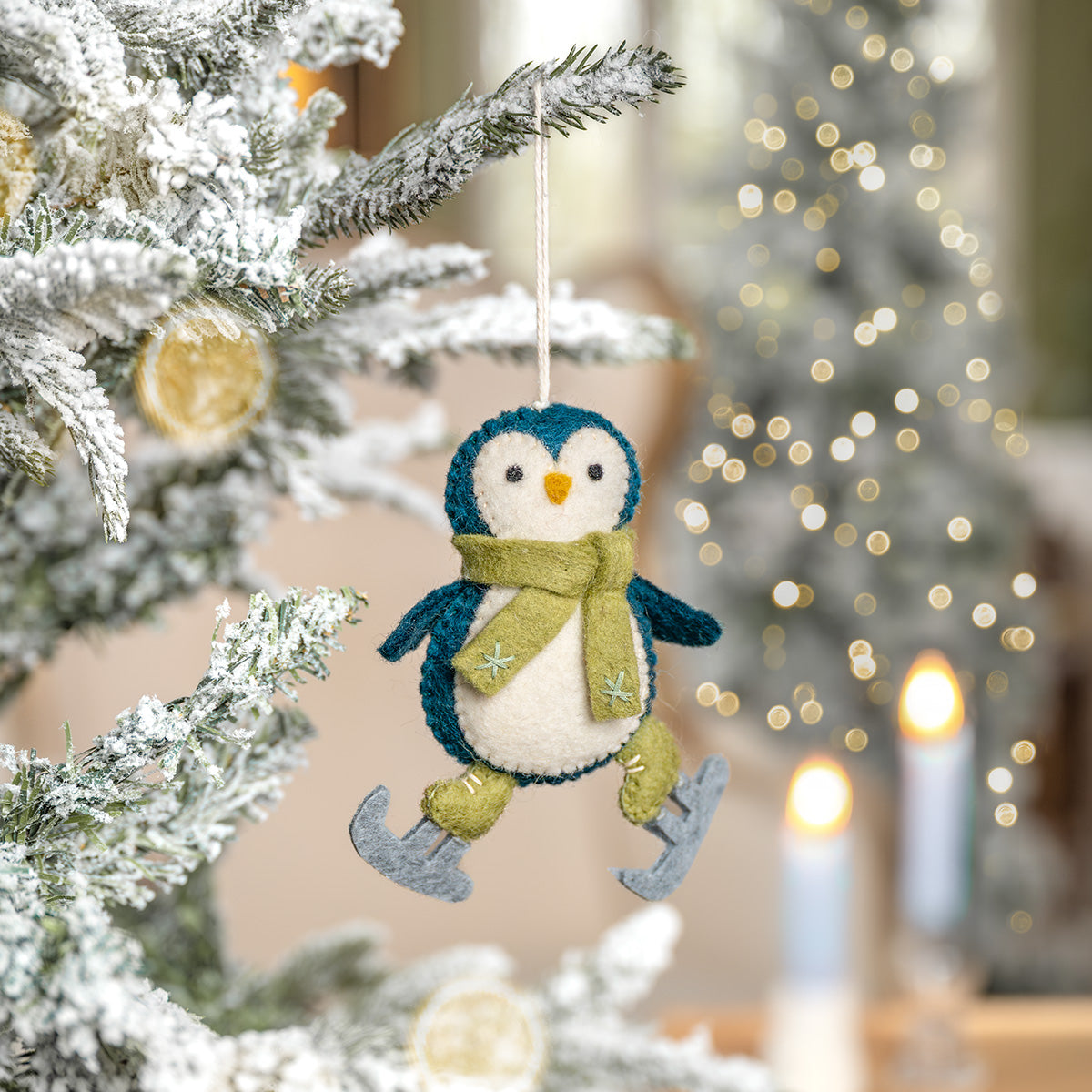 Hanger Pinguin op schaatsen van vilt