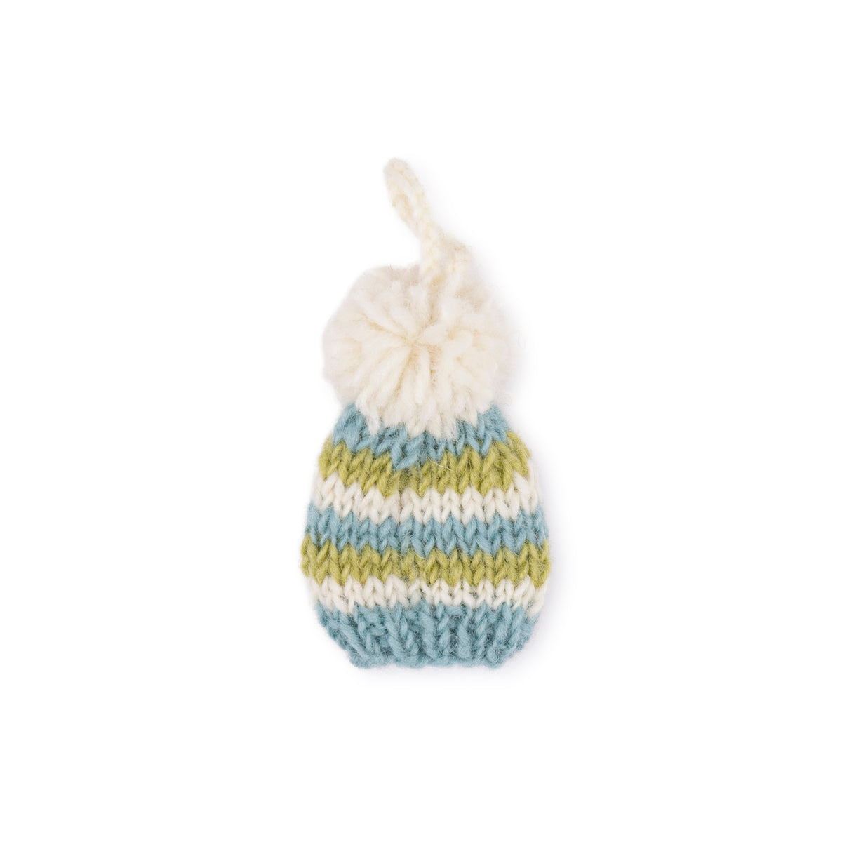 Detailfoto van hanger muts pompom lichtgroen-ijsblauw van vilt