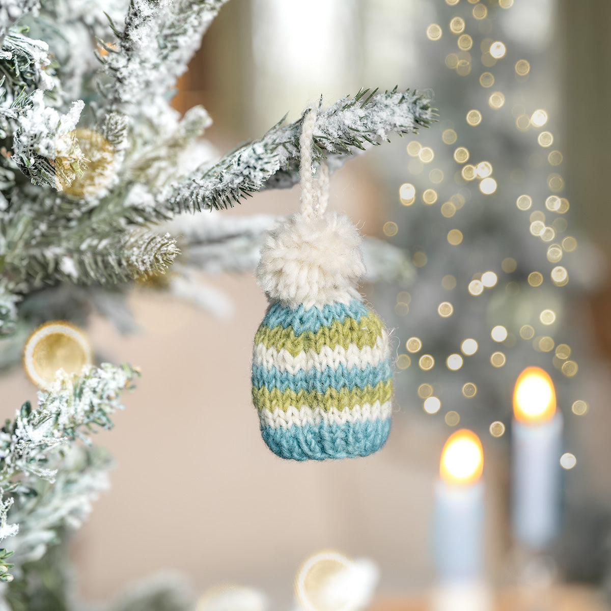 Hanger Muts Pompom Lichtgroen-IJsblauw van vilt