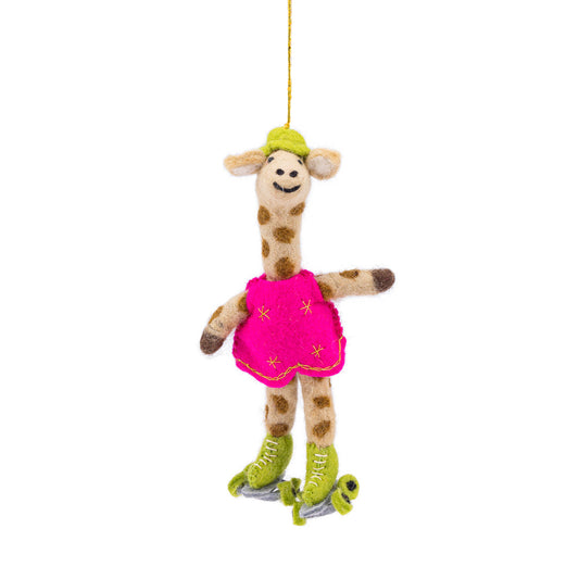 Vilten hanger giraffe op rollerskates fuchsia