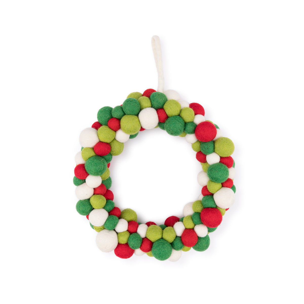 Detailfoto van vilten kerstkrans viltballetjes jolly christmas