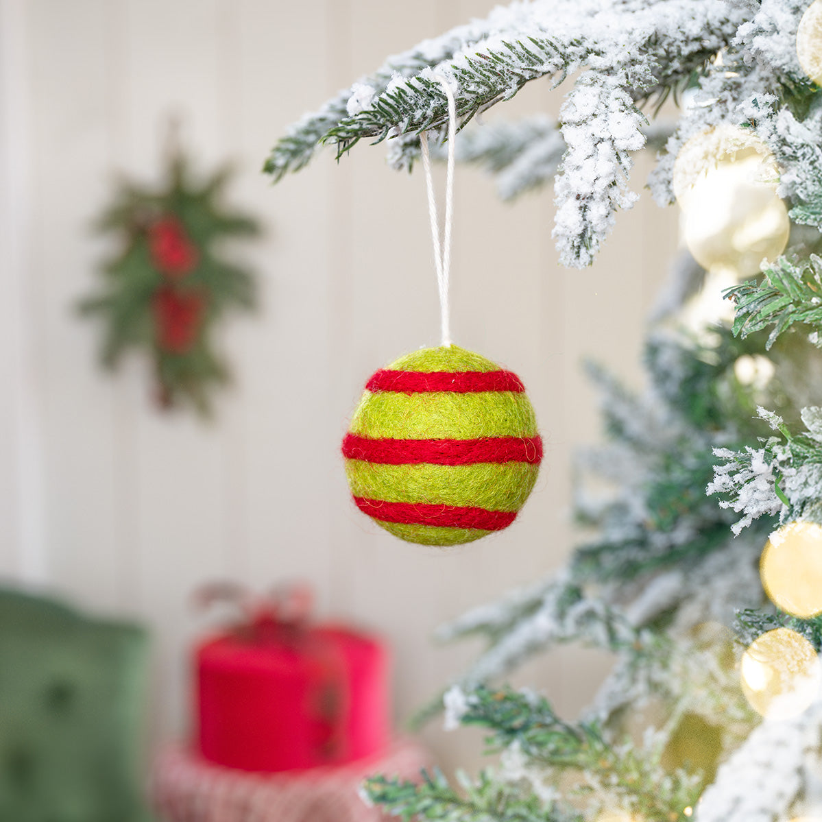Vilten hanger bal streep groen jolly christmas