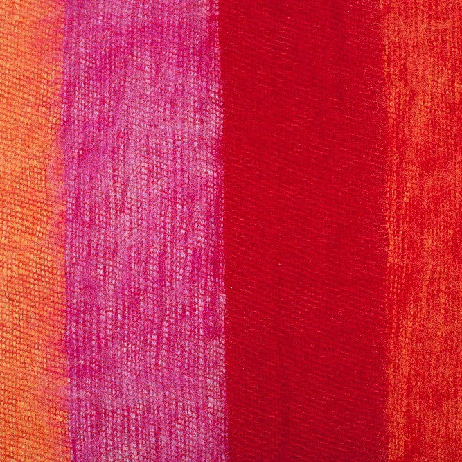 Detailfoto van sjaal fuchsia rood oranje