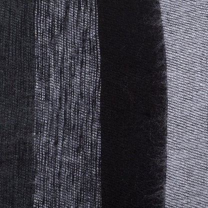 Detailfoto van sjaal zwart grijs