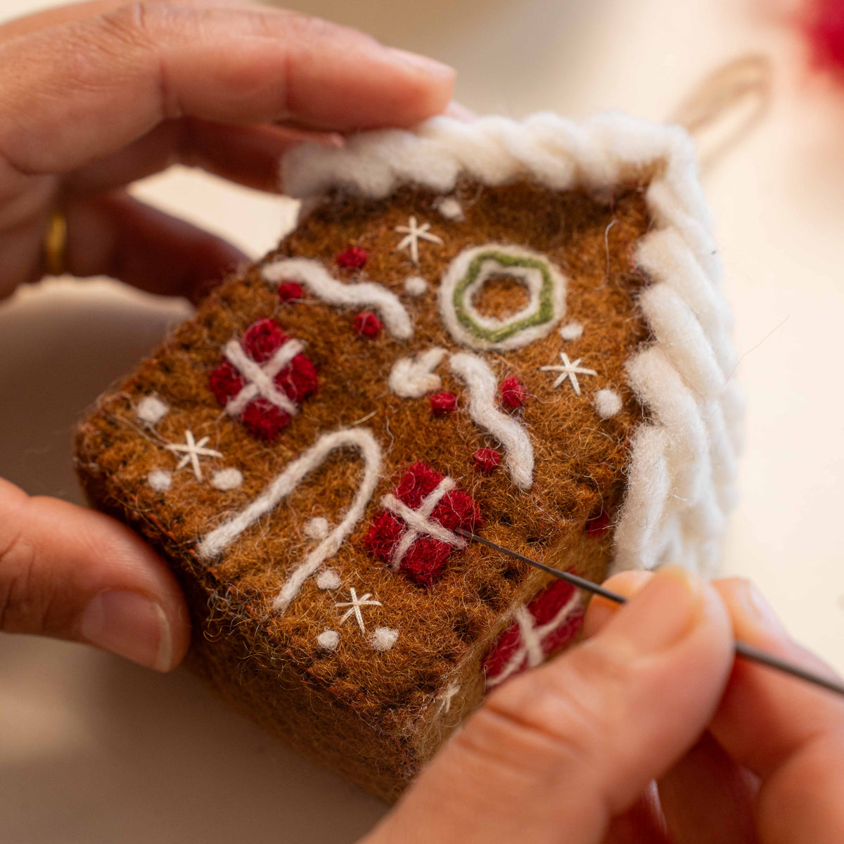 Hanger Huisje English Christmas Bruin