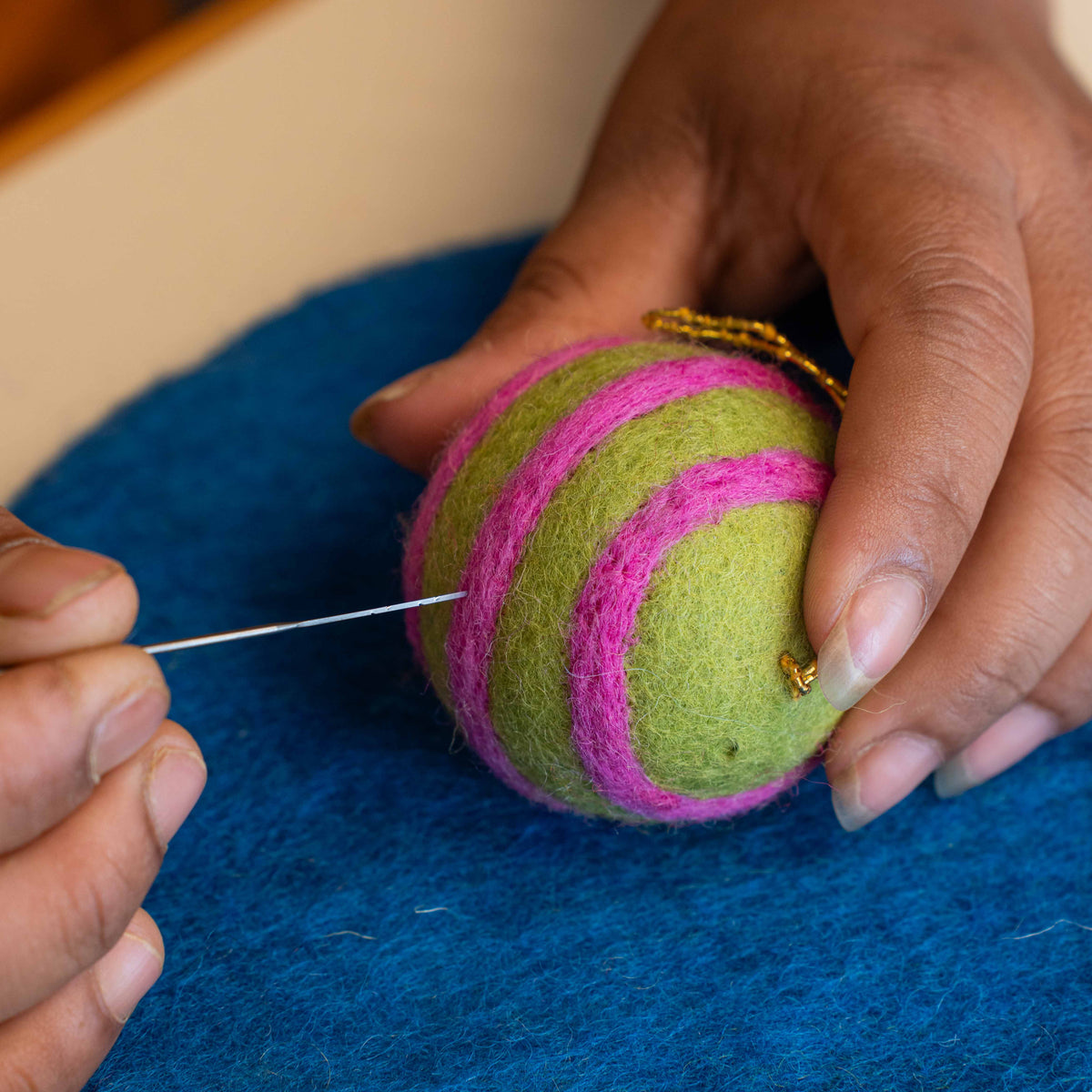 Pendant Ball Stripe Green Kitschmas