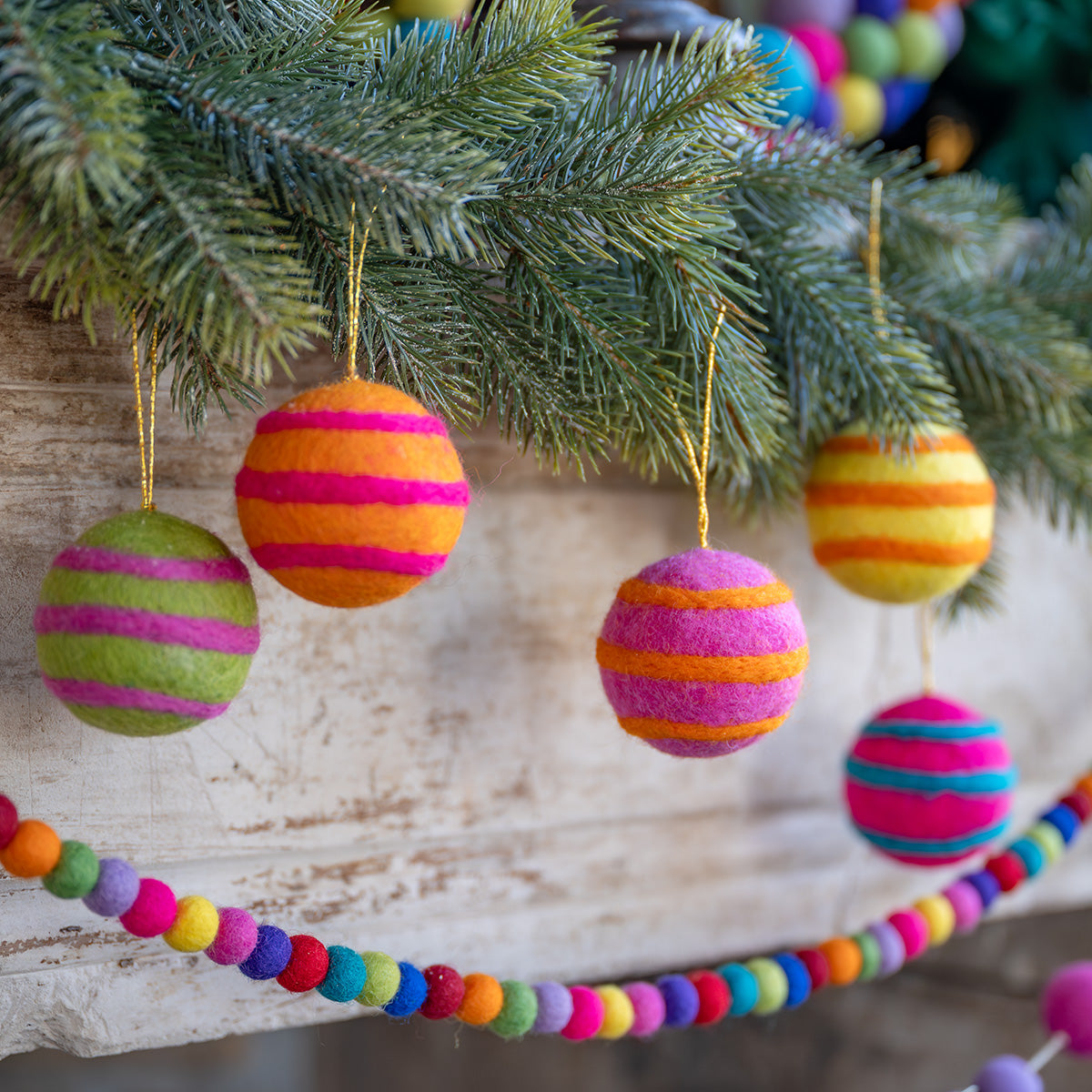 Pendant Ball Stripe Green Kitschmas